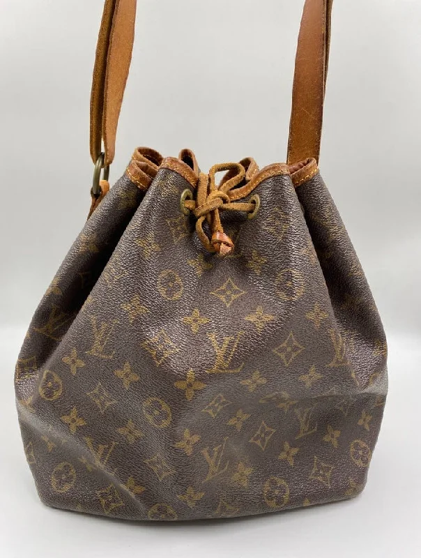 Ladies Louis Vuitton Capucines bags with a detachable shoulder strapLouis Vuitton Petit Noé Bag