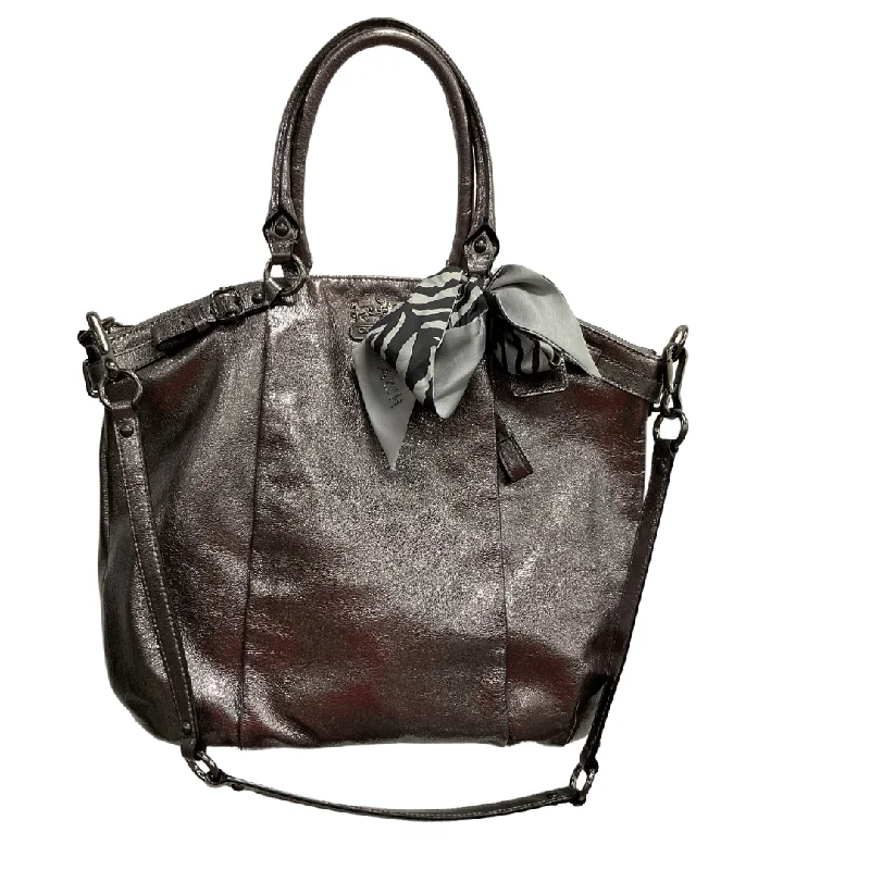 Coach tote bags with a spacious interior and multiple compartments for organizationHandbag By Coach, Size: Medium