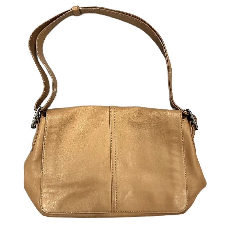 Ladies Coach Tabby bags with gold - toned hardware for a touch of luxuryHandbag Designer By Coach, Size: Medium