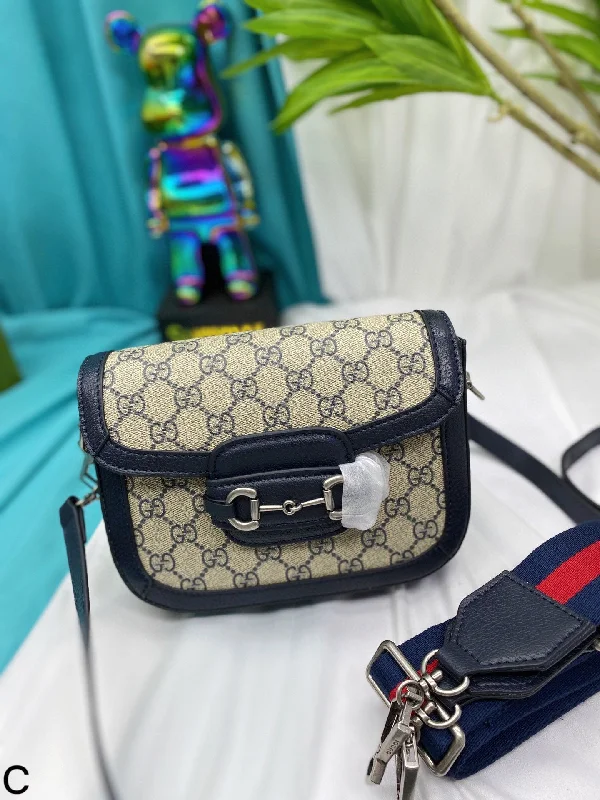 Women Gucci bags with a front - zip pocket for small itemsGucci Handbag