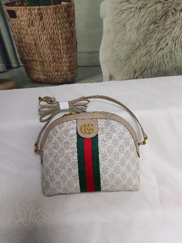 Women Gucci bags with a magnetic snap closure for easy accessGucci Handbags