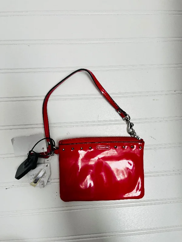 Coach bags with a zippered interior pocket for separating itemsWristlet Designer By Coach, Size: Small