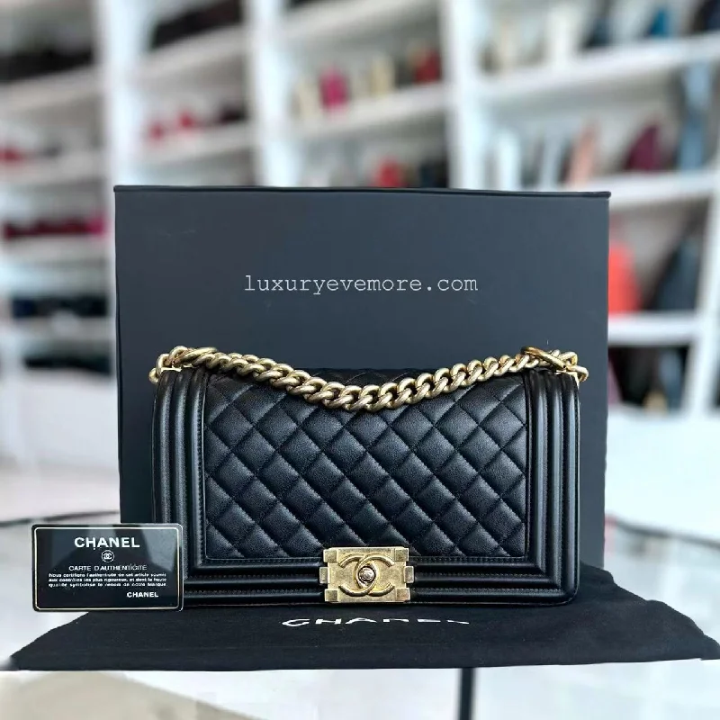 Chanel Quilted Leather Shoulder Bag for Fashionistas*Calfskin* Boy Old Medium 25CM Quilted Calfskin Black Leboy Golden Hardware Series 20