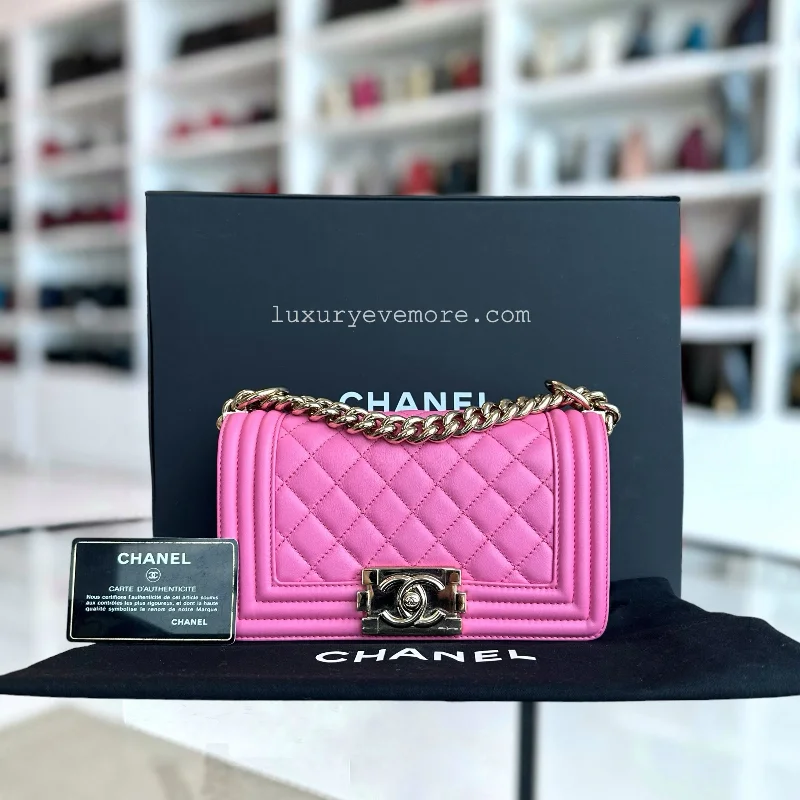 Chanel Lightweight Handbag for Daily Errands*Calfskin* Boy Small 20CM Quilted Calfskin Sakura Pink Leboy Golden Hardware Series 26