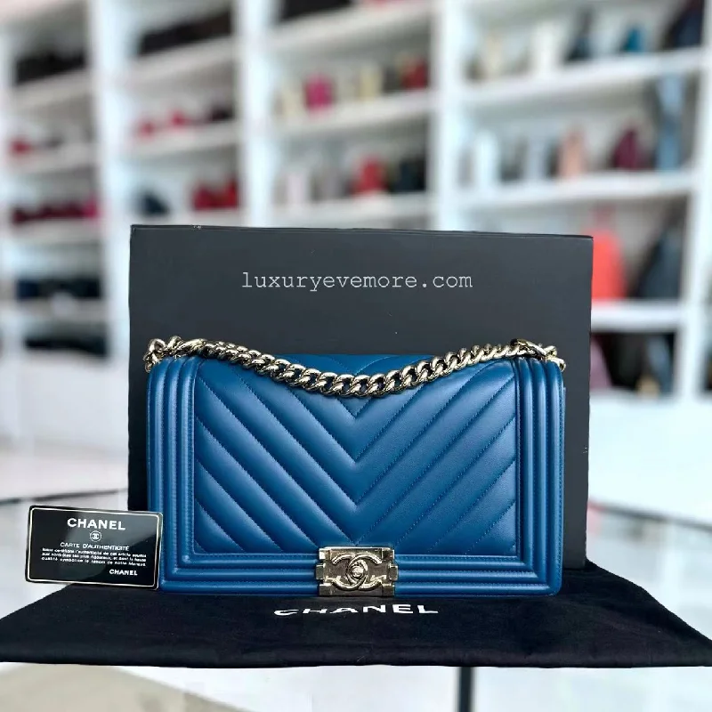 Chanel Designer Handbag with Unique DesignBoy New Medium 28CM Chevron Smooth Calfskin Blue Golden Hardware Series 24