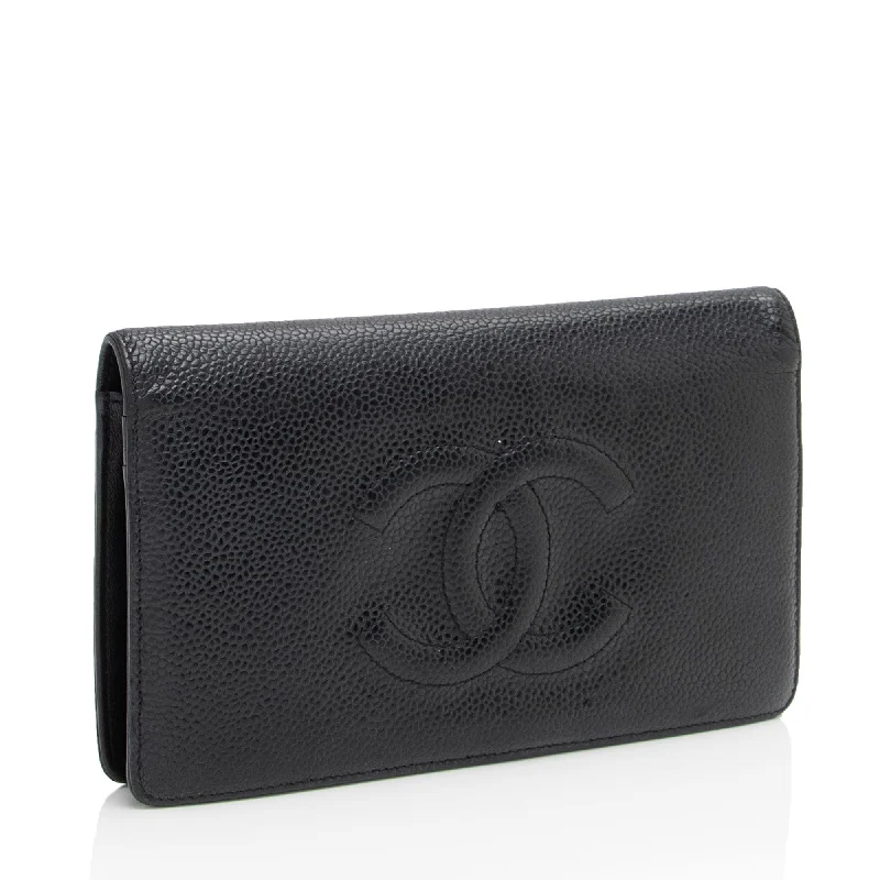 Chanel Black Handbag for Business MeetingsChanel Caviar Leather Timeless CC Yen Wallet (LO1ZVY)