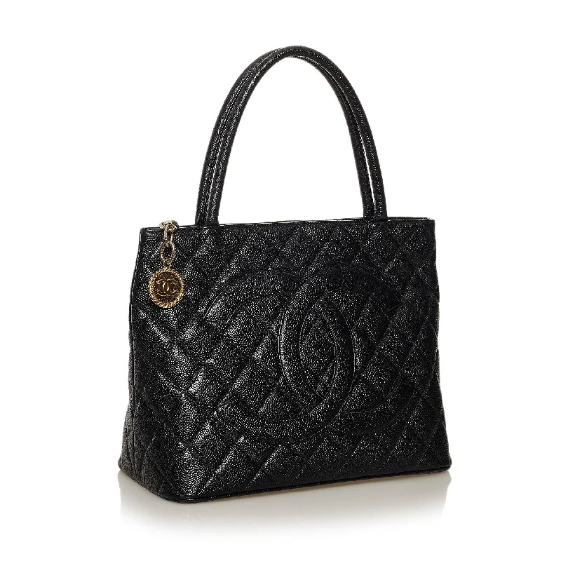 Chanel Handbag with Adjustable Strap for ComfortChanel Caviar Medallion Tote Bag (iVagKM)