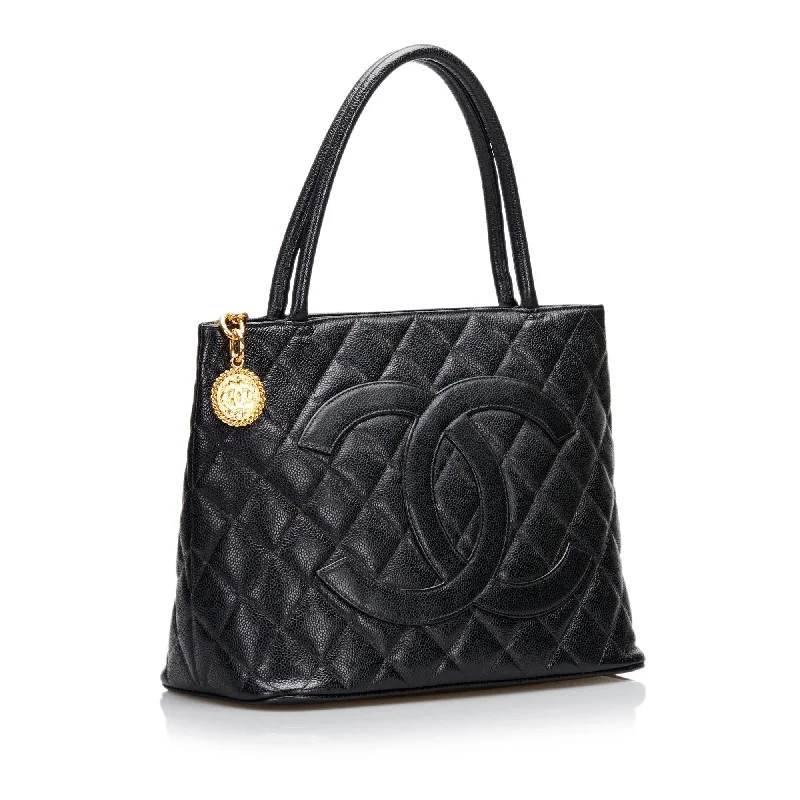 Chanel Designer Handbag with Unique DesignChanel Caviar Medallion Tote (35296)