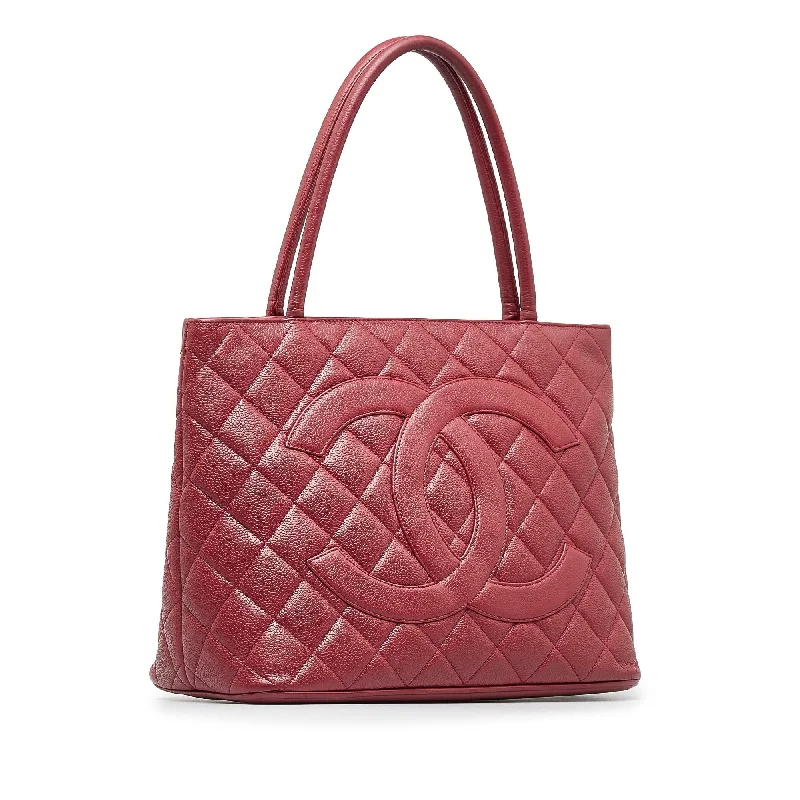 Chanel Vintage Inspired Handbag for Retro LoversChanel Caviar Medallion Tote (MUMoiU)