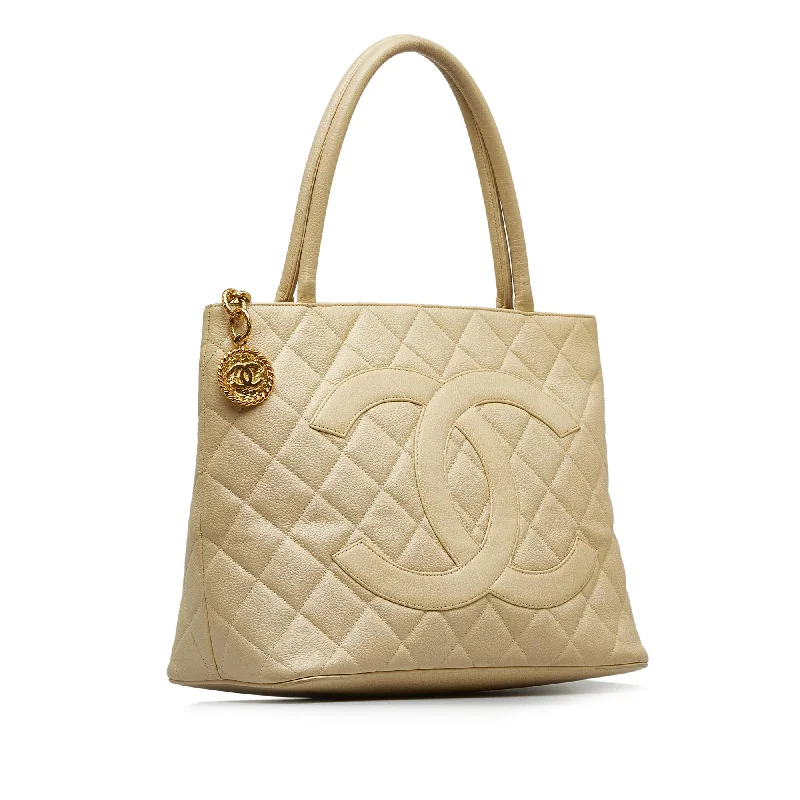 Chanel Vintage Inspired Handbag for Retro LoversChanel Caviar Medallion Tote (QFus9i)