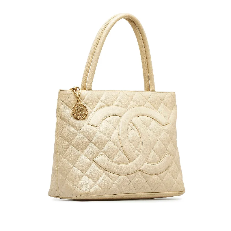 Chanel Small Crossbody Bag for TravelChanel Caviar Medallion Tote (tHvBQP)