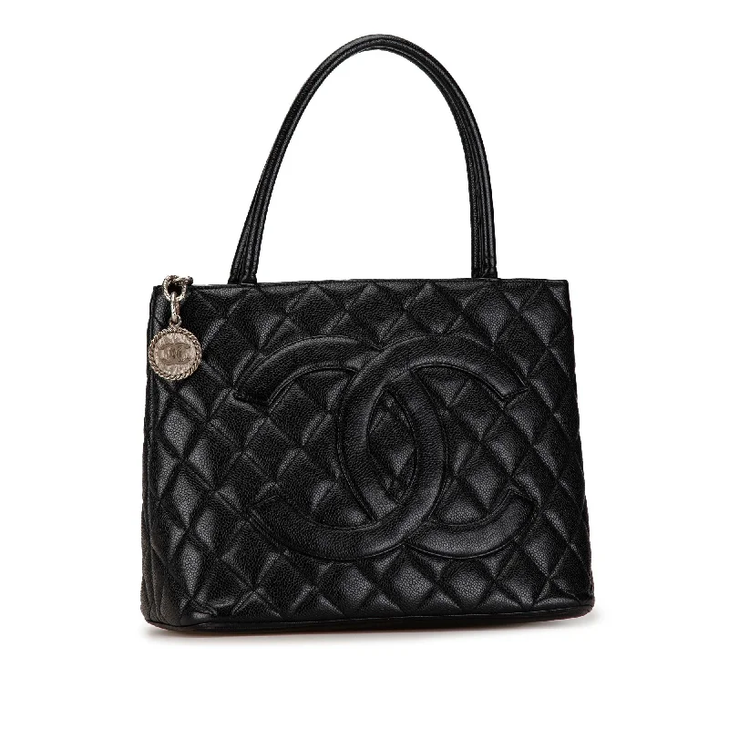 Chanel Handbag with Adjustable Strap for ComfortChanel Caviar Medallion Tote (Ub8oNc)