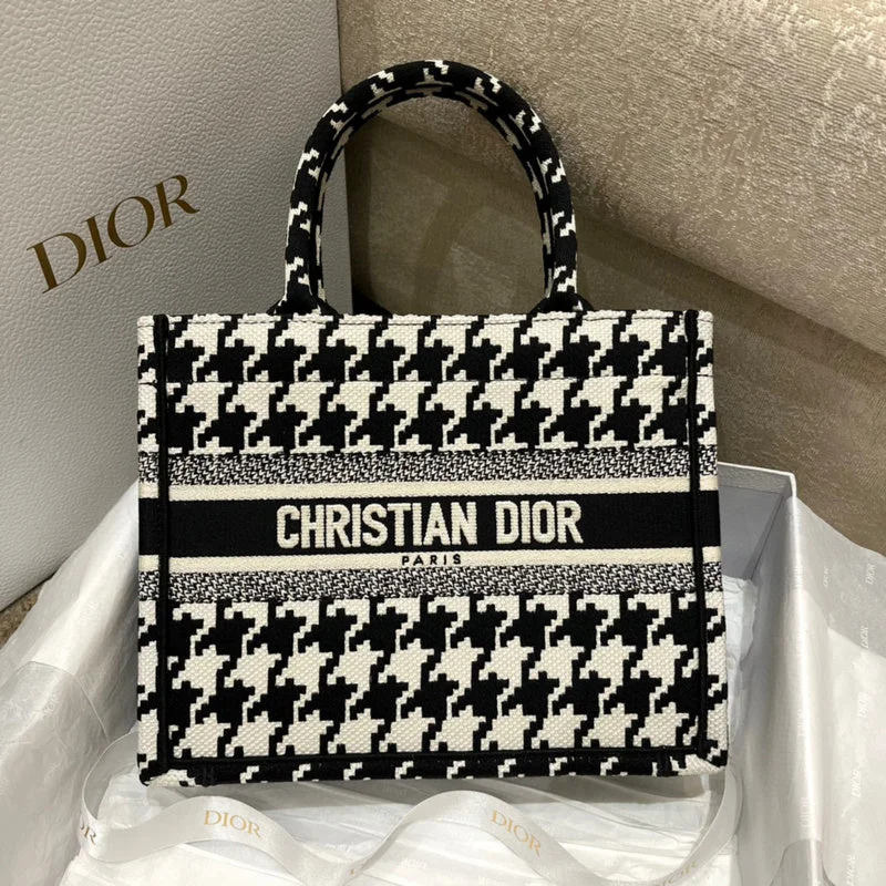 Luxury Christian Dior crossbody bags with a chain - link strapChristian Dior  Bags - 4260