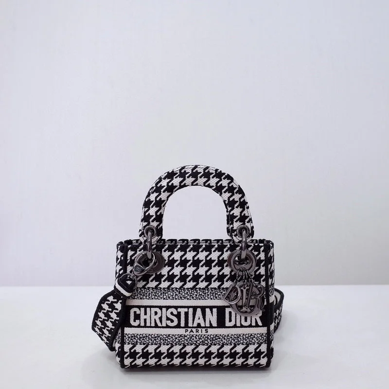 Luxury Christian Dior crossbody bags with a chain - link strapChristian Dior  Bags - 4294