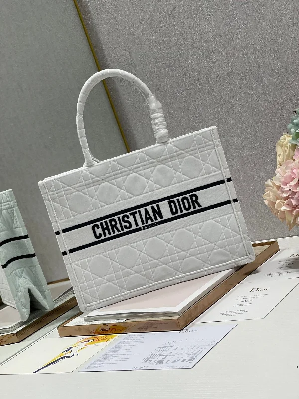 Christian Dior crossbody bags with a front - flap pocket for easy accessChristian Dior - Luxury Bags  412