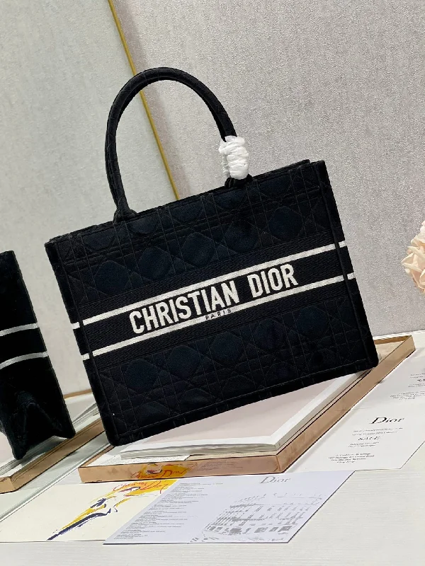 Christian Dior tote bags with a double - handle and shoulder - strap optionChristian Dior - Luxury Bags  414