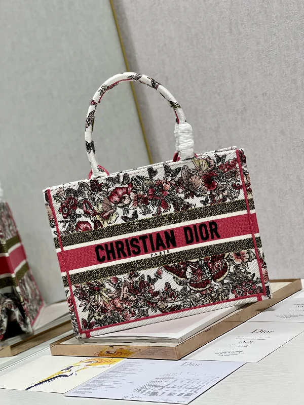 Christian Dior crossbody bags with a front - flap pocket for easy accessChristian Dior - Luxury Bags  419