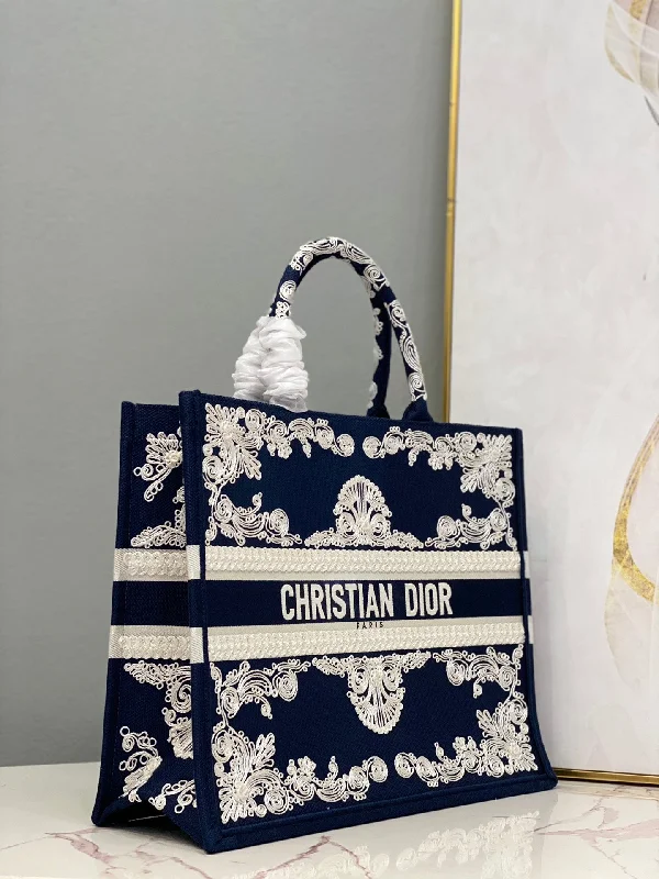 Christian Dior crossbody bags with a front - flap pocket for easy accessChristian Dior - Luxury Bags  421