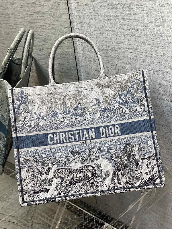 Christian Dior crossbody bags with a front - flap pocket for easy accessChristian Dior - Luxury Bags  436