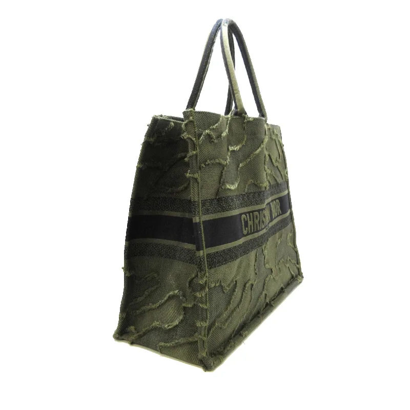 Christian Dior backpacks with a sleek, minimalist silhouetteDior Large Camouflage Book Tote (m39QaM)