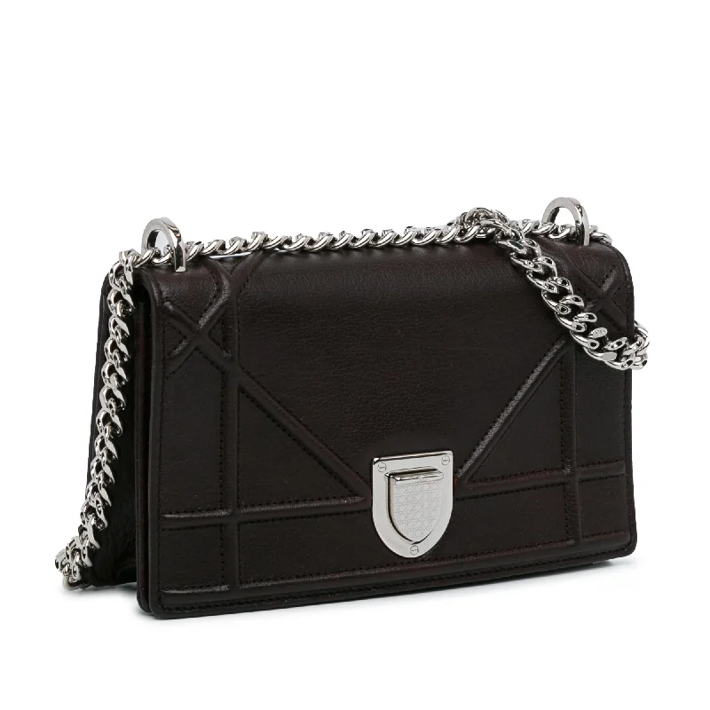 Fashion - forward Christian Dior tote bags for the modern womanDior Mini Diorama Chain Bag (oHkd6Q)