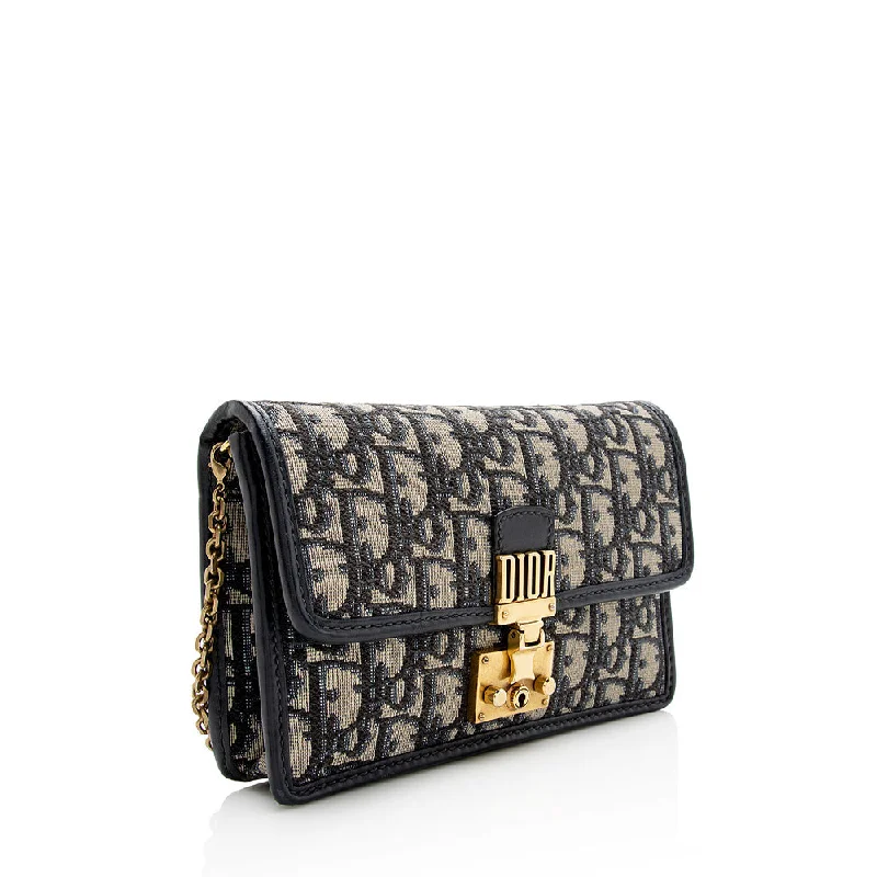 Christian Dior bags with a quilted pattern and gold - toned hardwareDior Oblique DiorAddict Chain Clutch (SHF-20828)