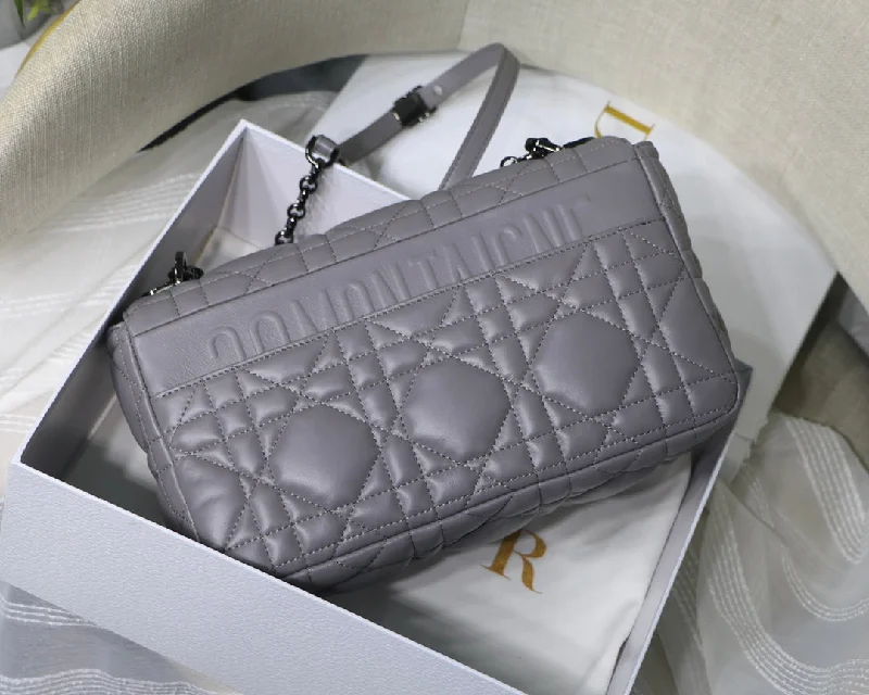 Christian Dior bags with a detachable coin purse insideWF - Dior Bag - 579